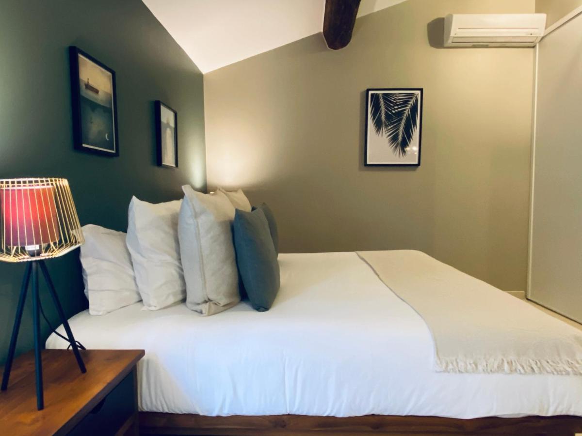 Le Jas De Joucas Hotel-Restaurant Bagian luar foto