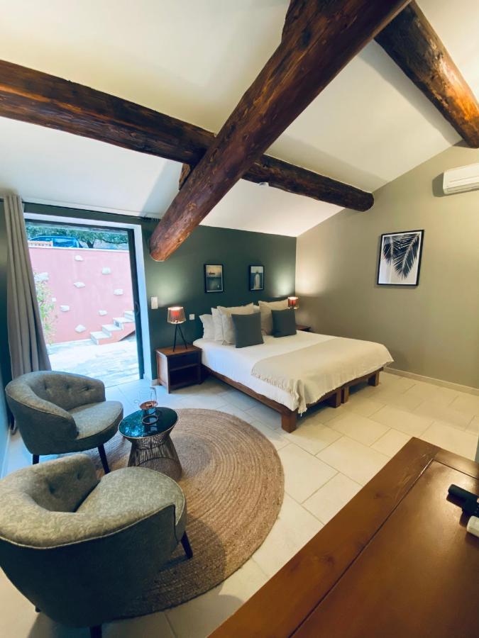 Le Jas De Joucas Hotel-Restaurant Bagian luar foto