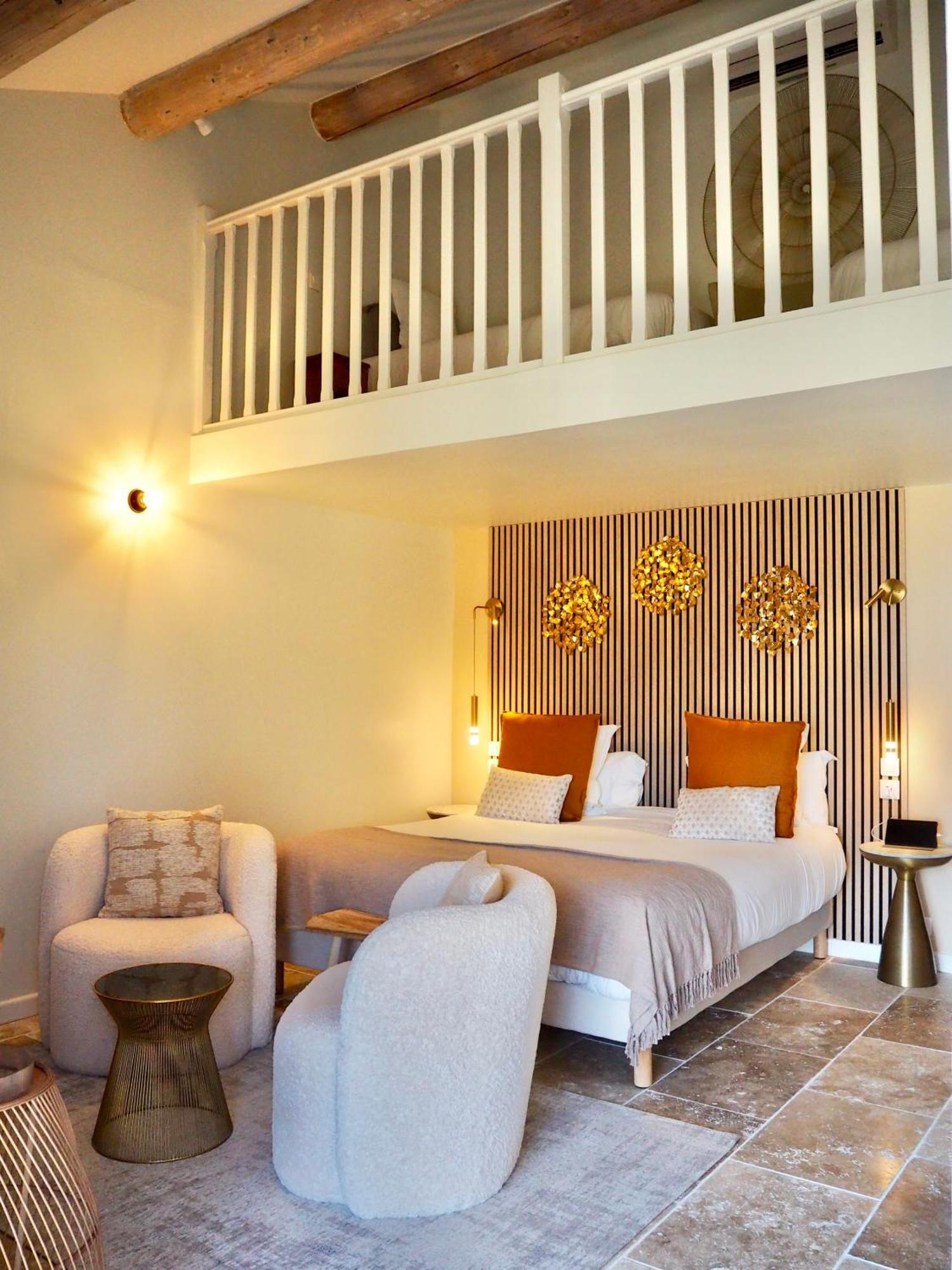 Le Jas De Joucas Hotel-Restaurant Bagian luar foto