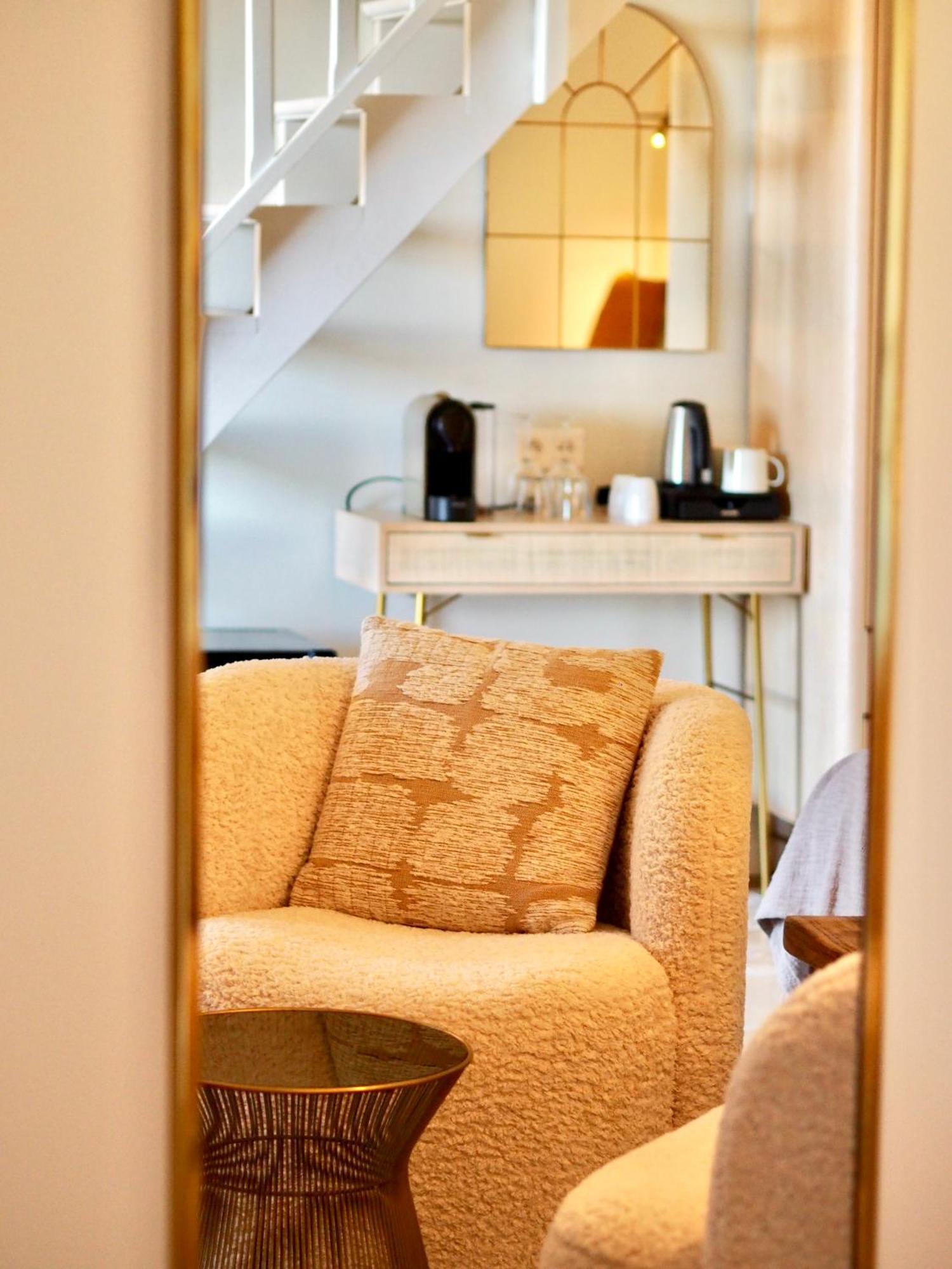 Le Jas De Joucas Hotel-Restaurant Bagian luar foto