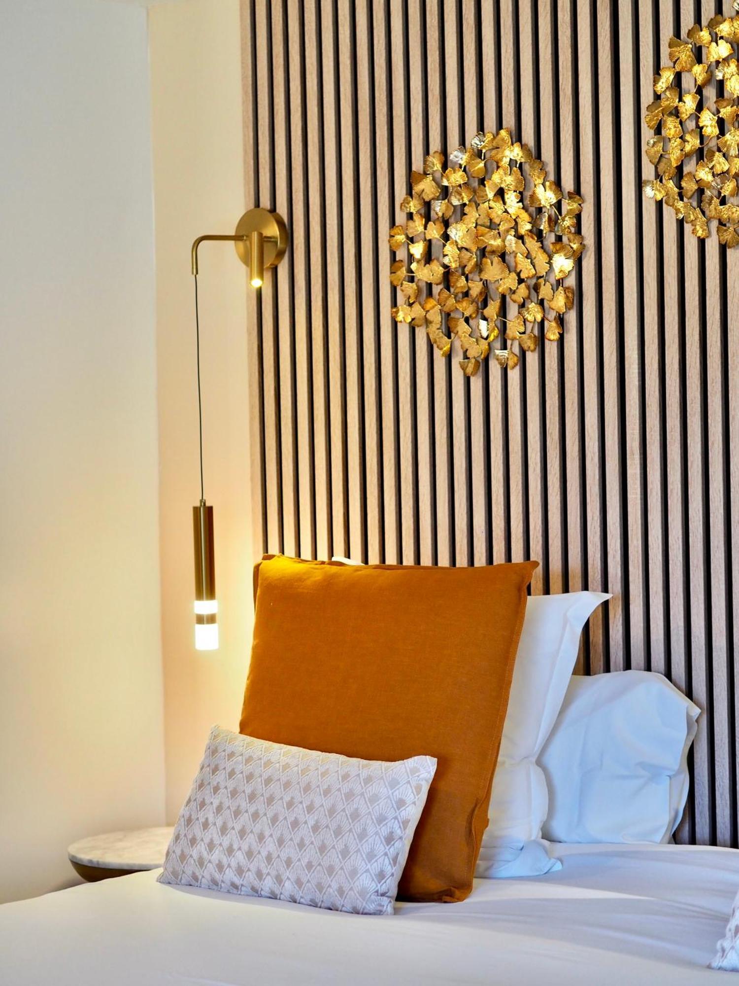 Le Jas De Joucas Hotel-Restaurant Bagian luar foto