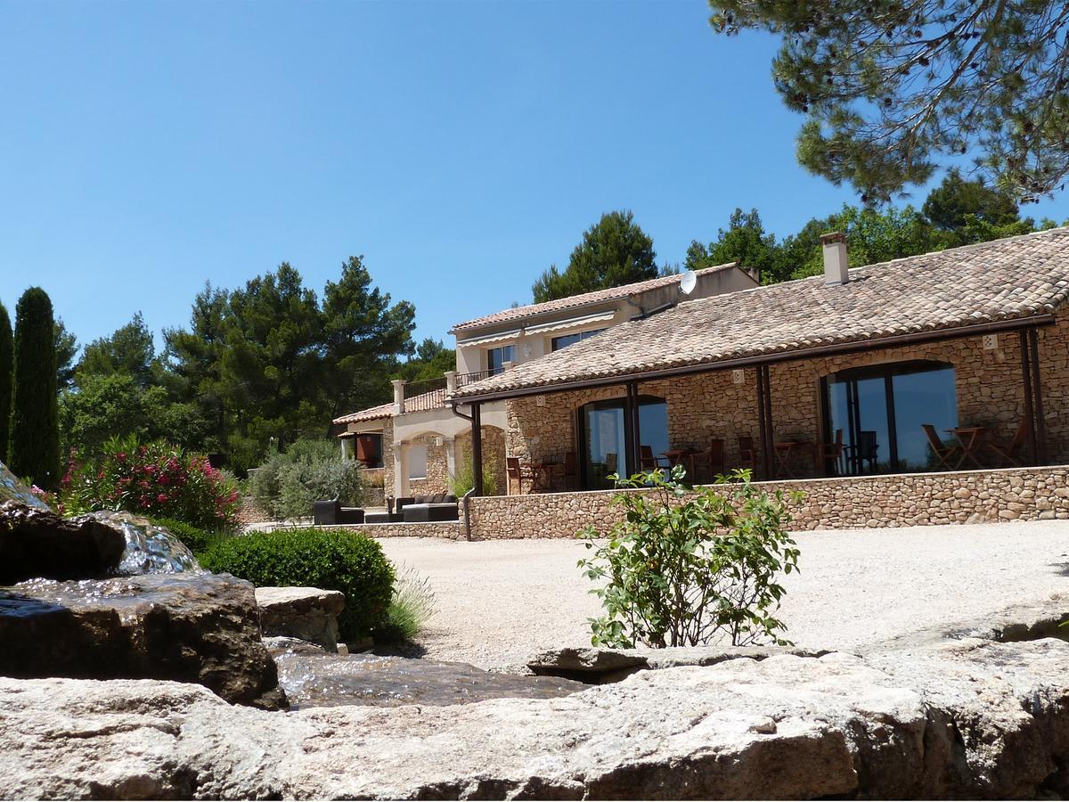 Le Jas De Joucas Hotel-Restaurant Bagian luar foto